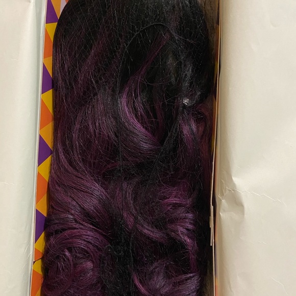 Model Model purple ombré Rosalie wig. - Picture 5 of 9